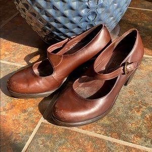 Dansko Brown leather classy heels